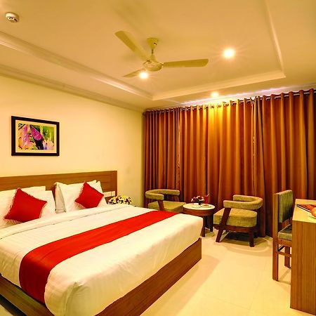 Hotel Floral Park Kottajam Kültér fotó