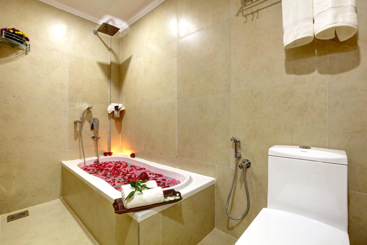 Hotel Floral Park Kottajam Kültér fotó