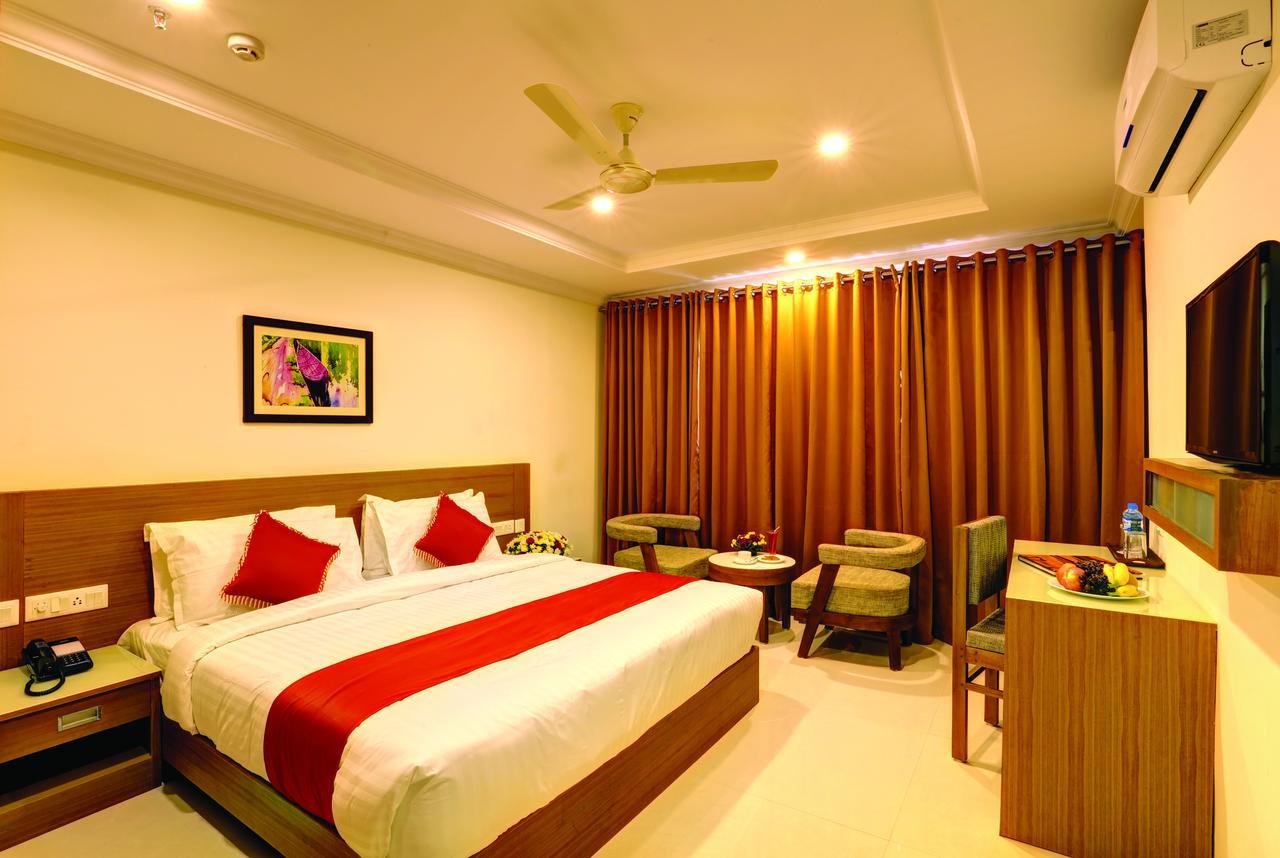 Hotel Floral Park Kottajam Kültér fotó