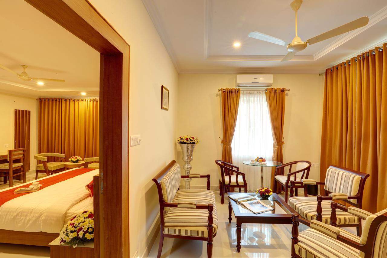 Hotel Floral Park Kottajam Kültér fotó