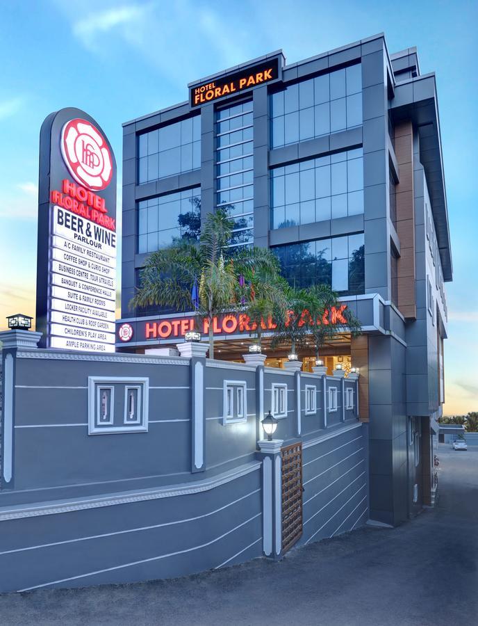 Hotel Floral Park Kottajam Kültér fotó