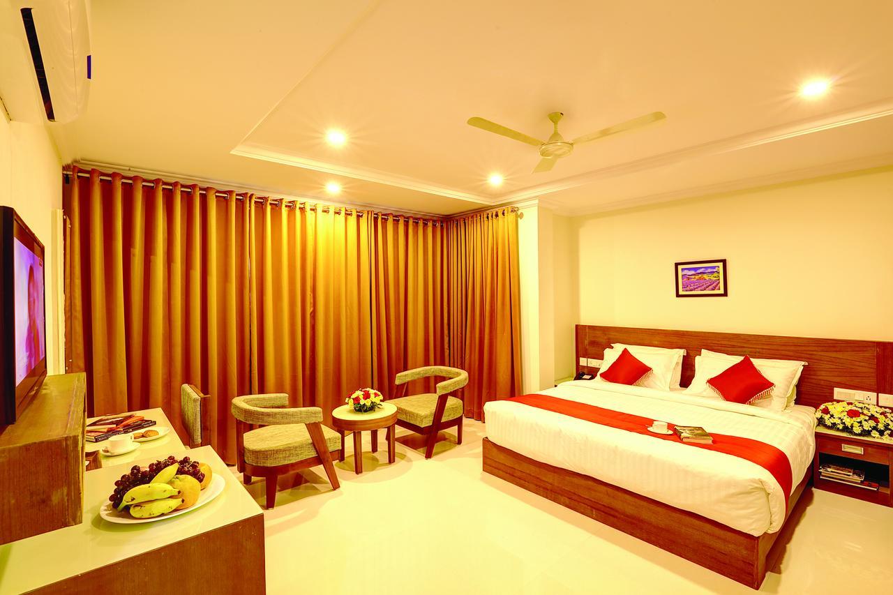 Hotel Floral Park Kottajam Kültér fotó